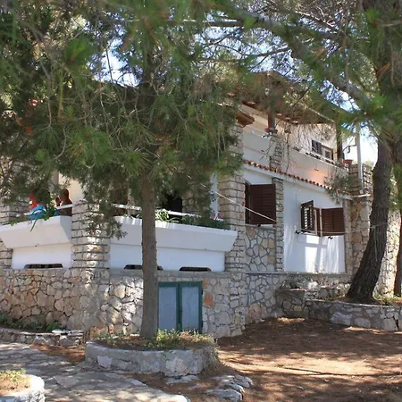Lavdara 8114a Apartmán
